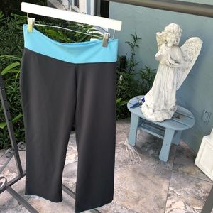 Gray w Blue waist Stretch Yoga Pants.  Size M